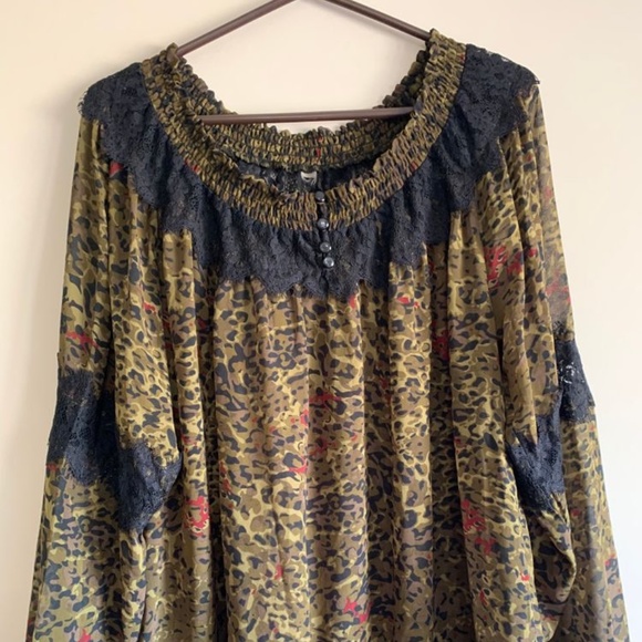 Blouse - Picture 1 of 4